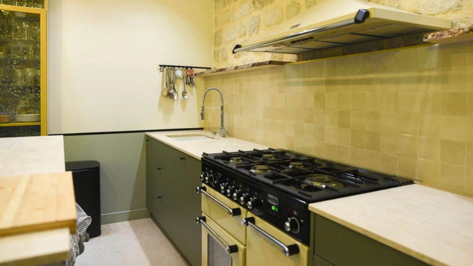 Comfortable 150 M House In The Heart Of * Paris