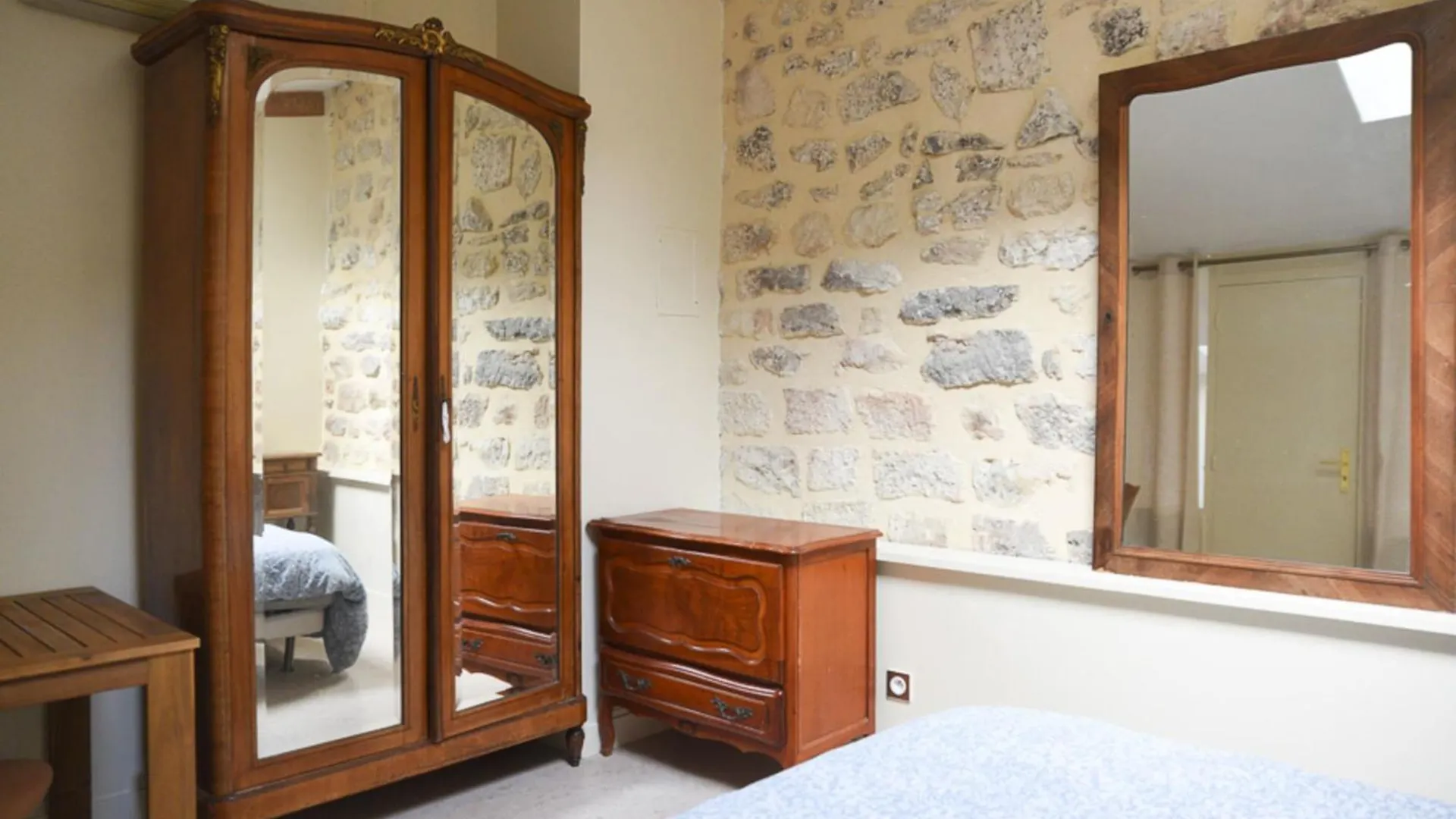 Comfortable 150 M House In The Heart Of Paris